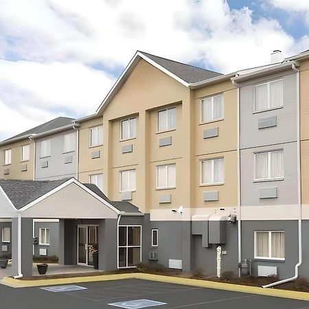 Dubuque Inn & Suites Exteriör bild