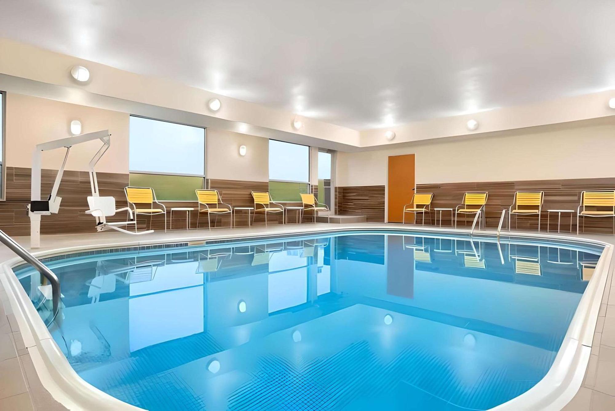 Dubuque Inn & Suites Exteriör bild