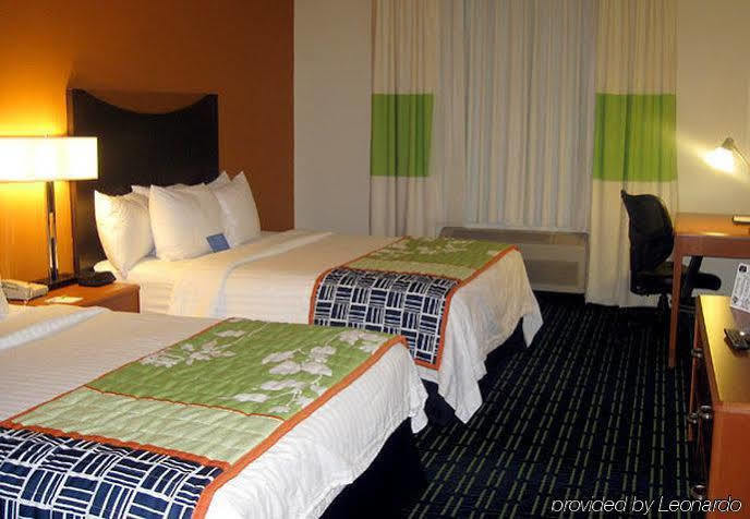 Dubuque Inn & Suites Exteriör bild